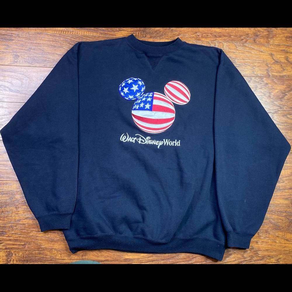 Vintage Walt Disney world sweatshirt